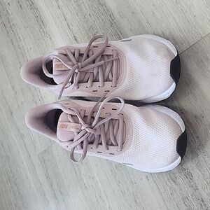 Nike Athletic Shoes Revolution 5 - DK2985